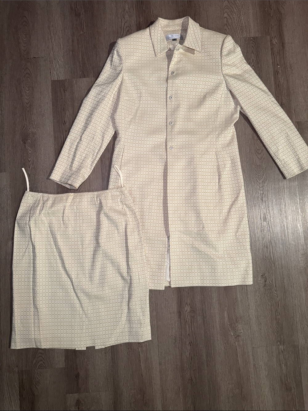 Tahari Cream Geo Print Skirt Set
